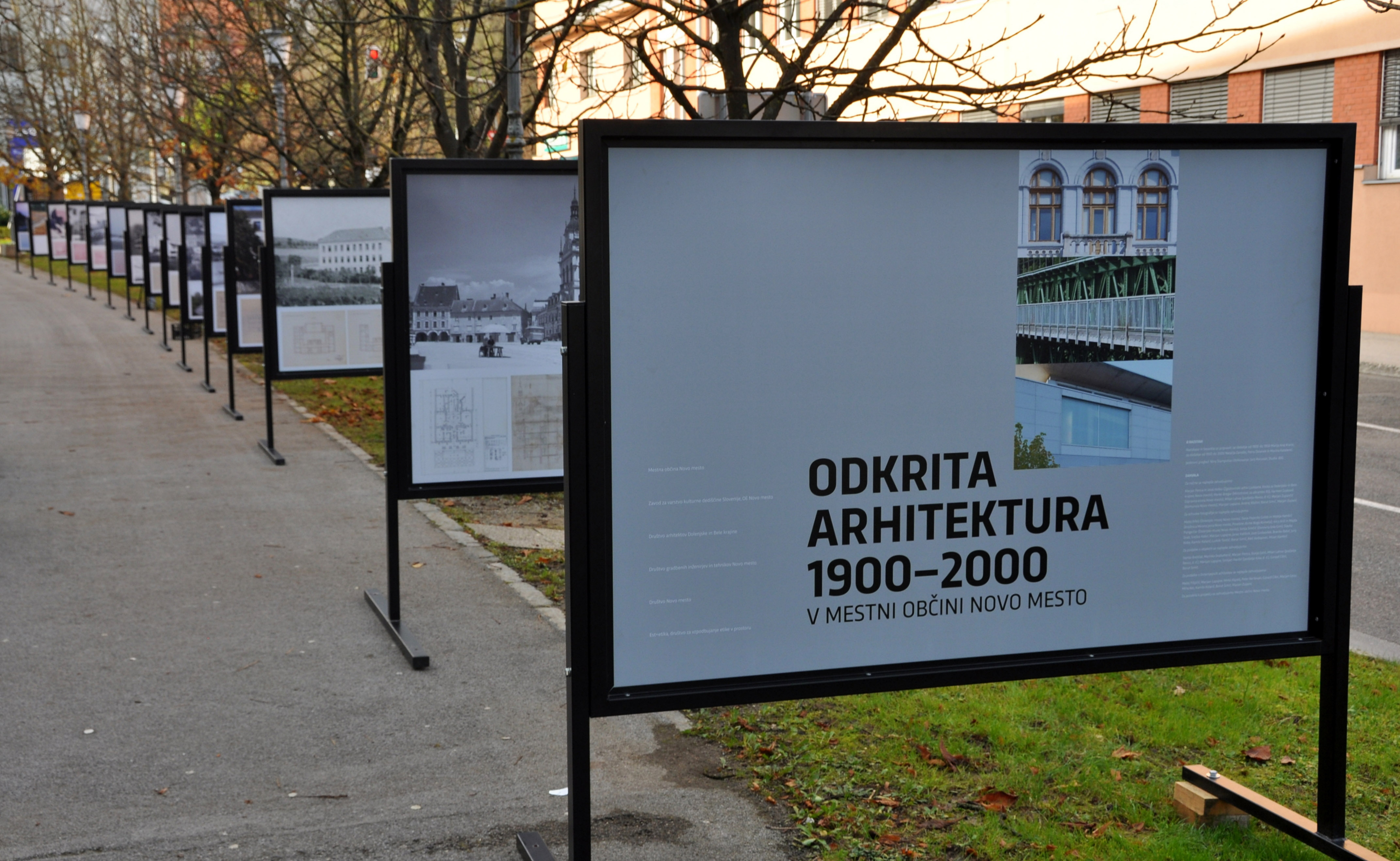 Odkrita arhitektura 1900–2000 v Mestni občini Novo mesto (publikacija)
